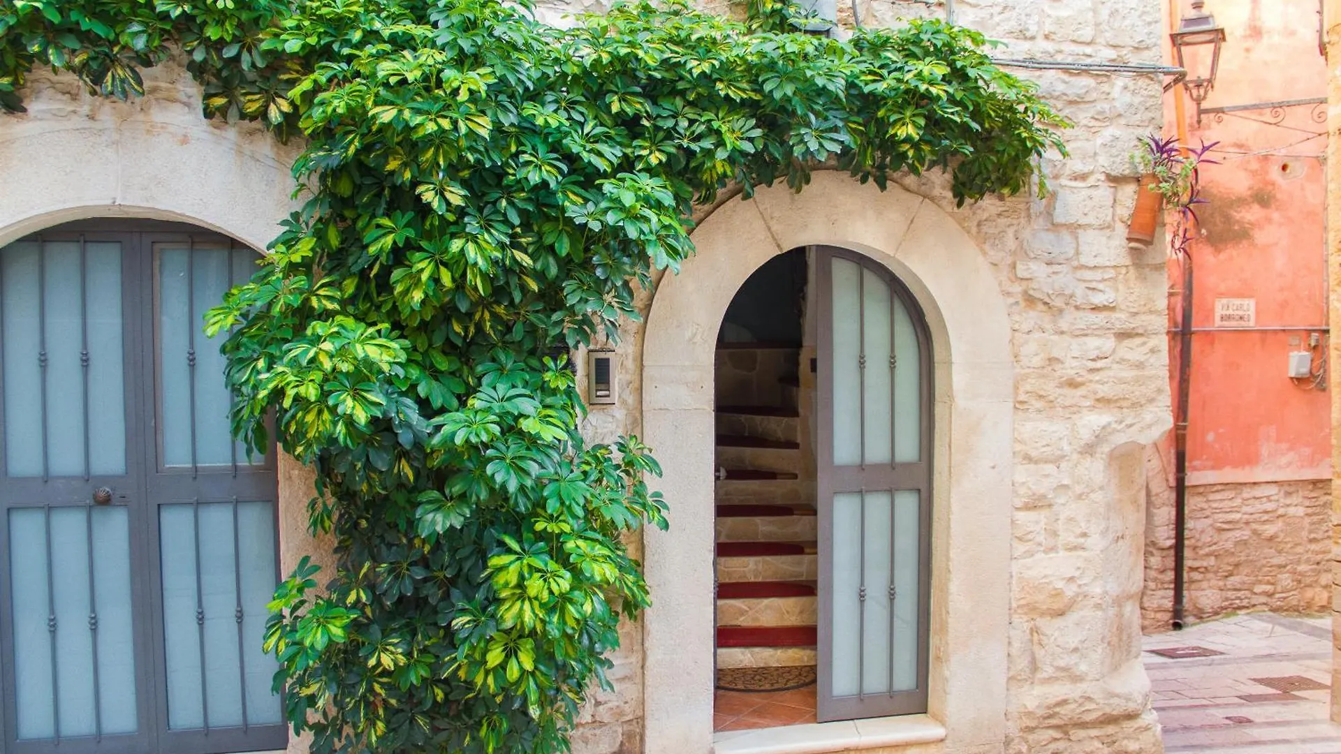 Palo Del Colle Ierva Chiain, Guest House İtalya